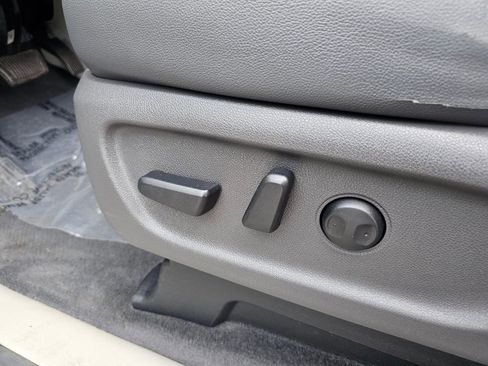 Used 2017 Kia Sedona LX w/ LX Essentials Premium Package FWD image 24