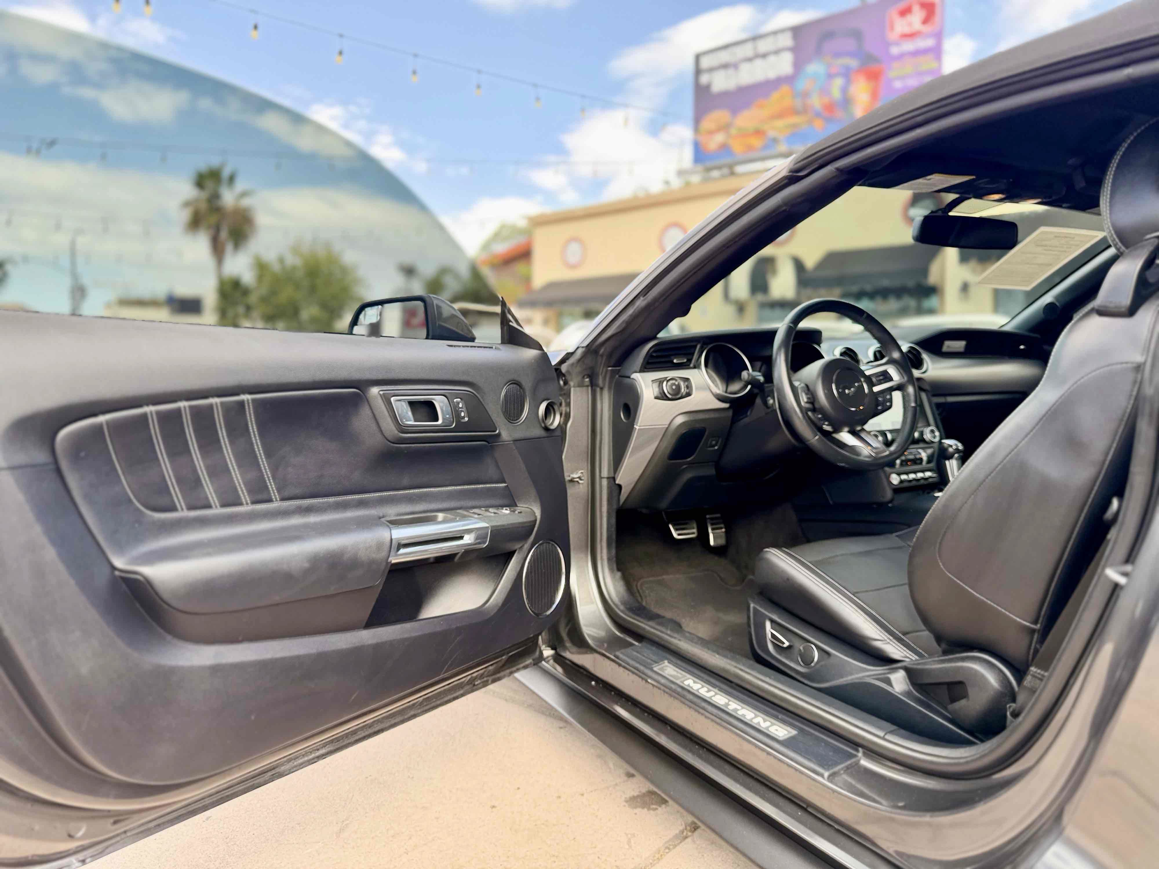 Used 2018 Ford Mustang Premium RWD image 30