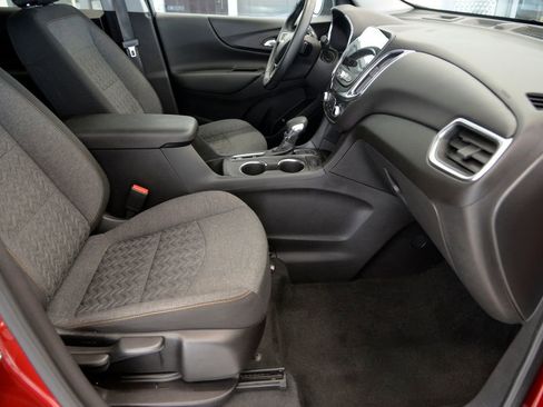 Used 2023 Chevrolet Equinox LT image 30