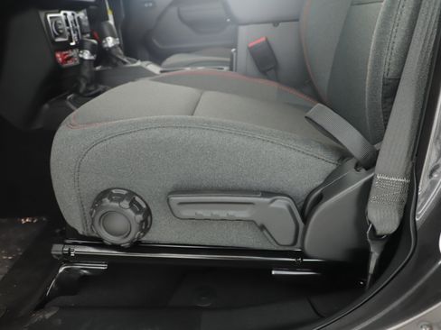 New 2025 Jeep Gladiator Rubicon w/ Safety Group image 11