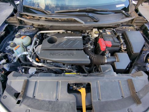 Used 2024 Nissan Rogue SV image 35