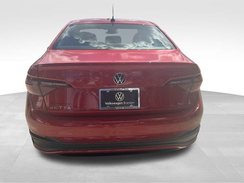 Used 2023 Volkswagen Jetta SE w/ Panoramic Sunroof Package image 5