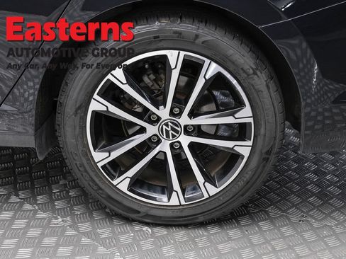 Used 2025 Volkswagen Jetta Sport FWD image 8