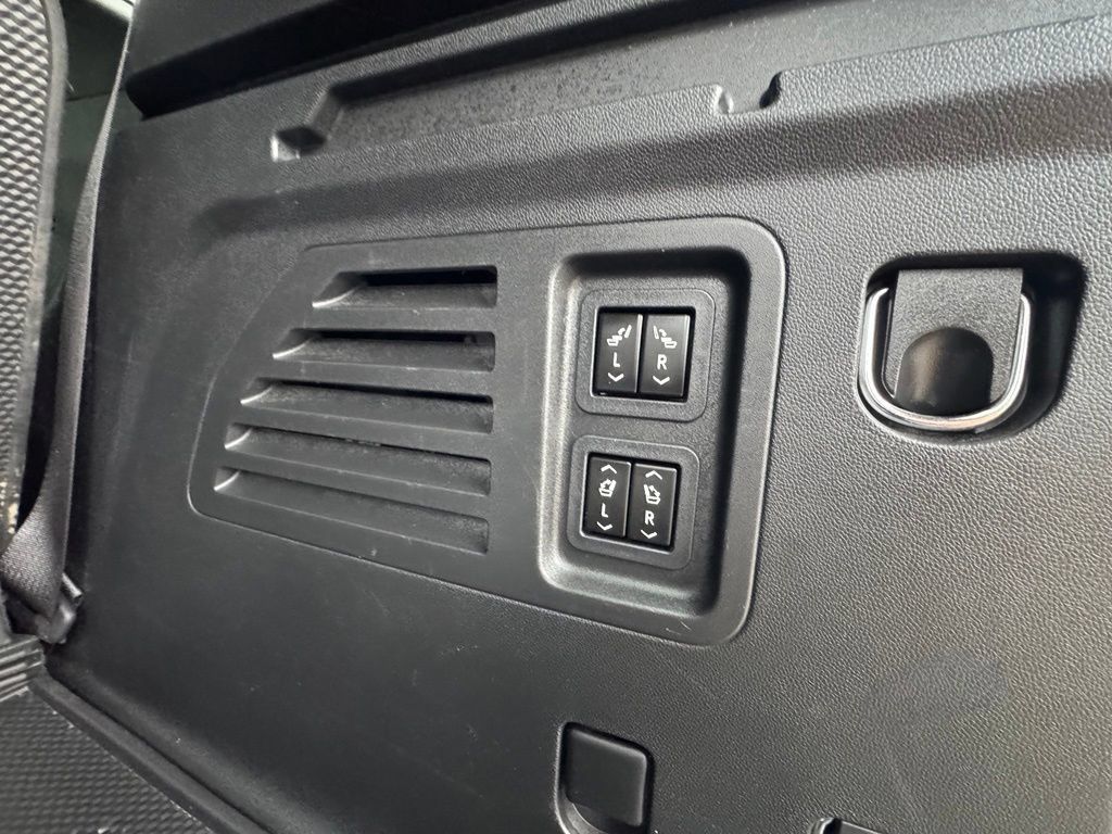 Used 2026 Chevrolet Traverse RS w/ LPO, Floor Liner Package AWD/4WD image 43