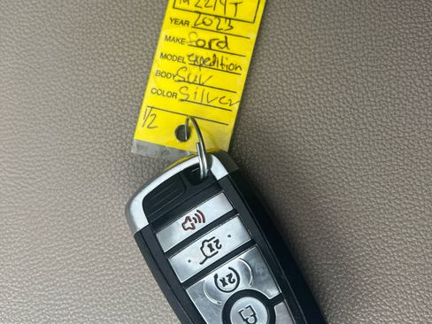 Used 2023 Ford Expedition Limited image 34