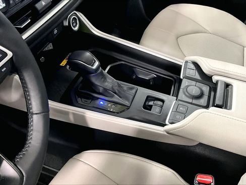 Certified 2024 Toyota Grand Highlander AWD image 15