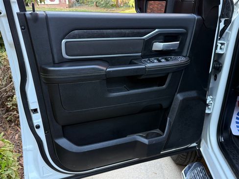 Used 2024 RAM 3500 Big Horn image 42