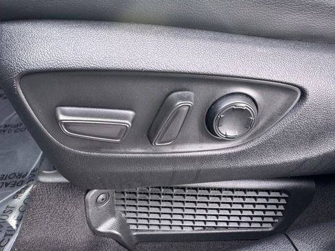 Used 2022 Toyota Sienna XSE image 22
