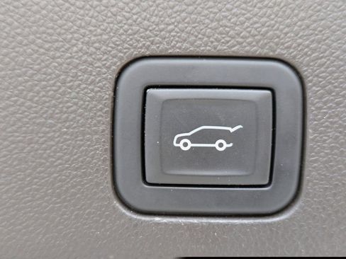Used 2024 Chevrolet Tahoe LT RWD image 13