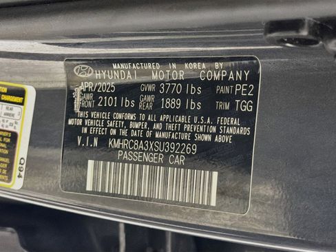 Used 2025 Hyundai Venue SEL FWD image 12