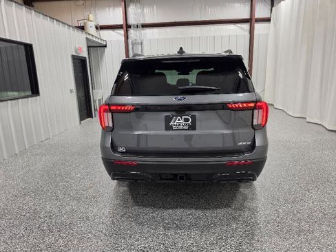 Used 2025 Ford Explorer ST-Line w/ ST-Line Street Pack AWD/4WD image 7