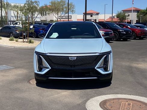 Used 2024 Cadillac Lyriq Tech RWD image 3