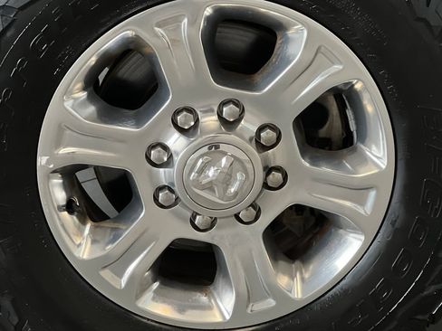 Used 2024 RAM 2500 Big Horn AWD/4WD image 58