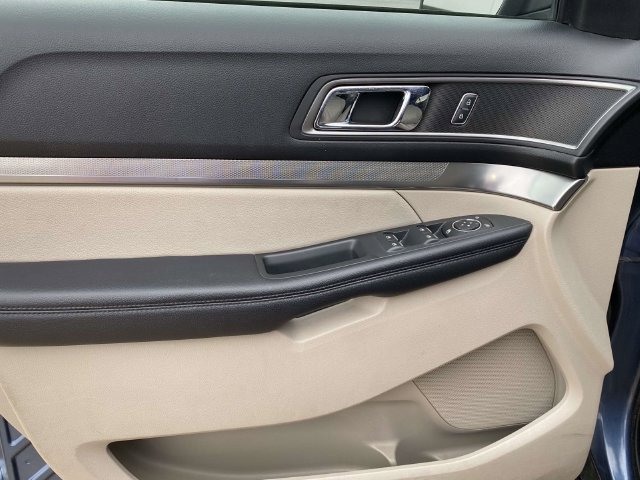 Used 2018 Ford Explorer XLT FWD image 12