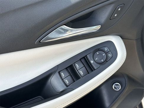 Used 2022 Buick Encore GX Select image 15