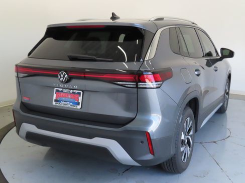 New 2026 Volkswagen Tiguan S image 4