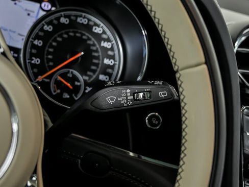 Used 2019 Bentley Bentayga AWD/4WD image 31