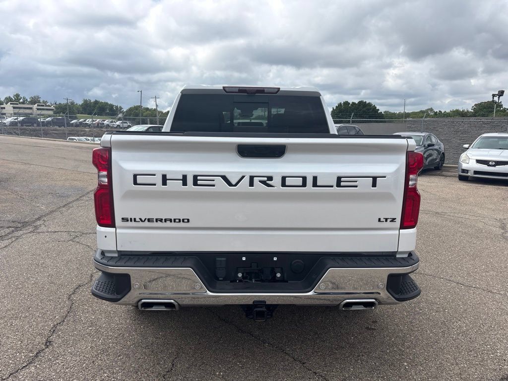Used 2024 Chevrolet Silverado 1500 LTZ w/ LTZ Premium Package AWD/4WD image 6