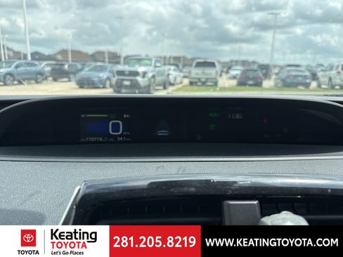 Used 2020 Toyota Prius LE FWD image 21