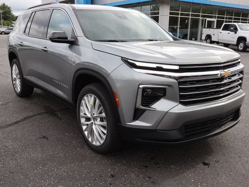 New 2026 Chevrolet Traverse LT AWD/4WD image 2