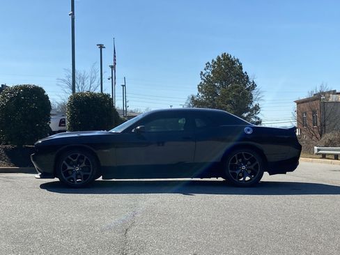 Used 2019 Dodge Challenger R/T image 13