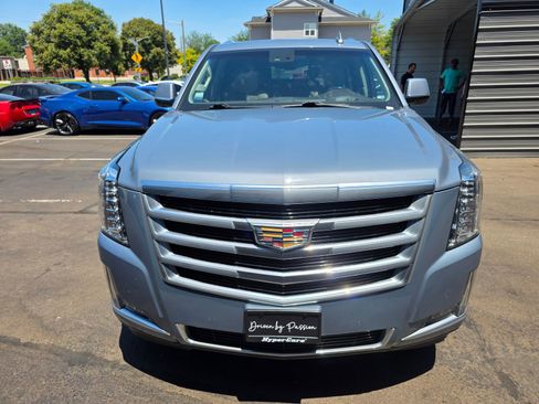 Used 2016 Cadillac Escalade ESV Luxury AWD/4WD image 5
