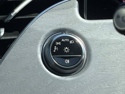 Used 2025 Mercedes-Benz E 53 AMG e 4MATIC Sedan image 39