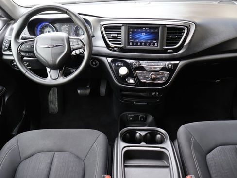 Used 2019 Chrysler Pacifica Touring Plus w/ S Appearance Package FWD image 14