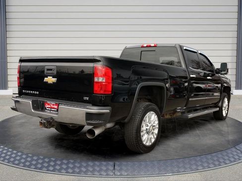 Used 2016 Chevrolet Silverado 2500 LTZ w/ Duramax Plus Package image 7