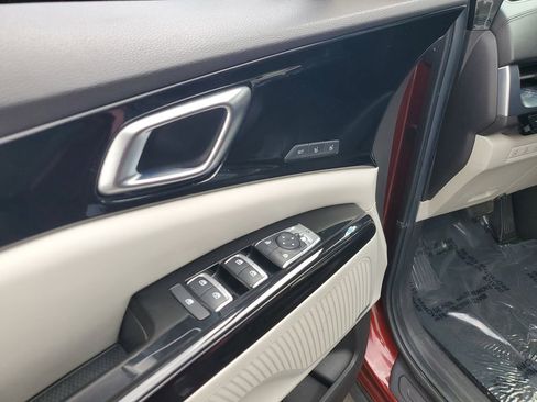 Used 2022 Kia Carnival SX Prestige image 25