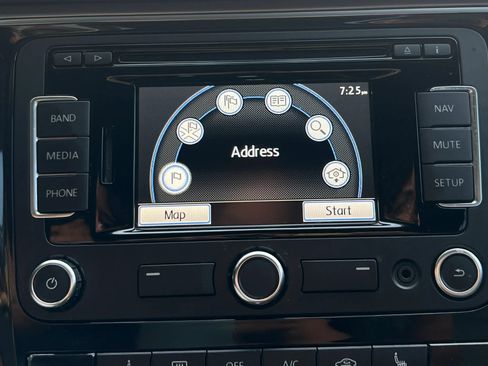 Used 2014 Volkswagen Passat TDI SE FWD image 25
