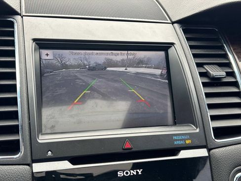 Used 2018 Ford Taurus Limited image 35