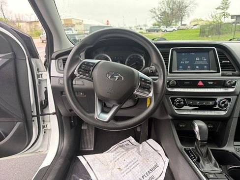Used 2019 Hyundai Sonata SE image 15