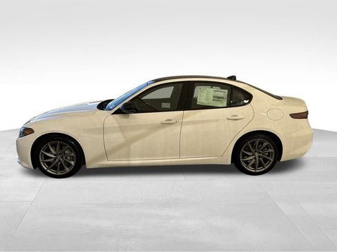 New 2025 Alfa Romeo Giulia image 17