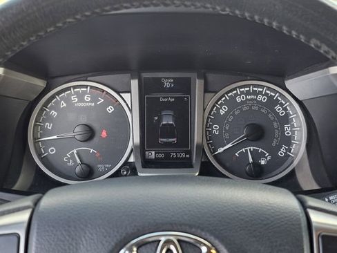 Used 2017 Toyota Tacoma SR5 image 11