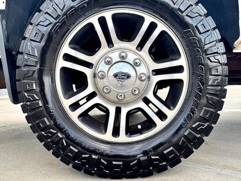 Used 2016 Ford F250 Platinum w/ Platinum Package AWD/4WD image 21