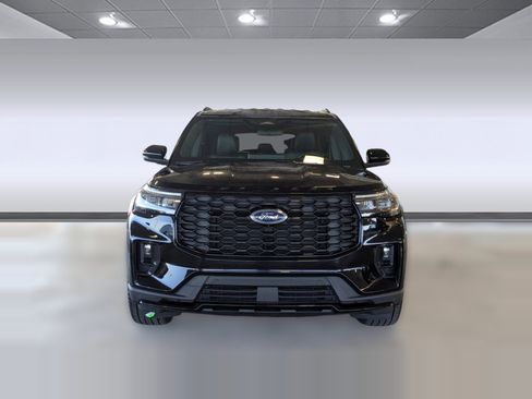 Certified 2025 Ford Explorer ST-Line w/ ST-Line Street Pack image 6