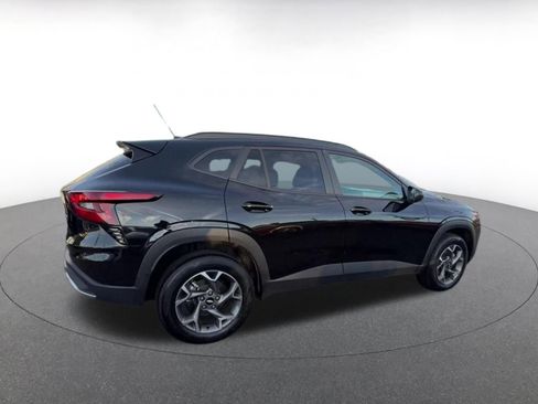 Used 2025 Chevrolet Trax LT image 14