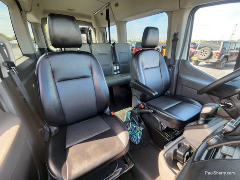 Used 2020 Ford Transit 150 XL image 4