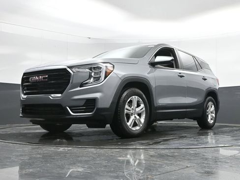 Used 2024 GMC Terrain SLE image 48