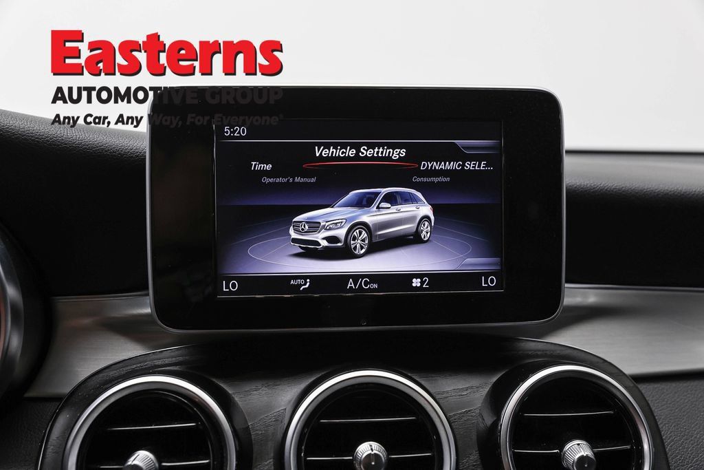 Used 2019 Mercedes-Benz GLC 300 4MATIC w/ Premium Package image 19