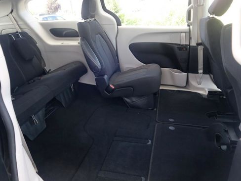 Used 2023 Chrysler Voyager LX FWD image 40