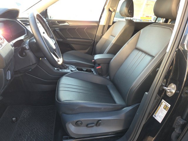 Used 2023 Volkswagen Tiguan SE w/ Panoramic Sunroof Package AWD/4WD image 10