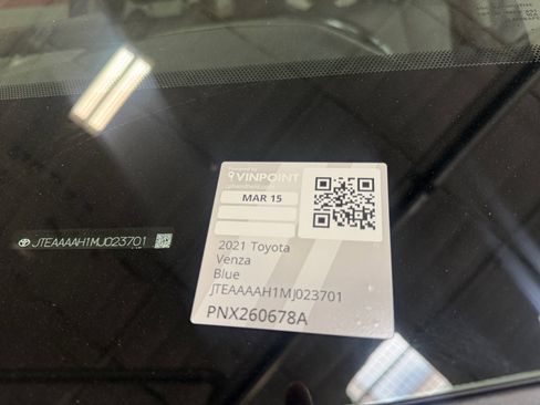 Used 2021 Toyota Venza LE w/ Carpet Mat Package (TMS) image 24