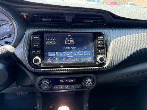 Used 2022 Nissan Kicks SV FWD image 10