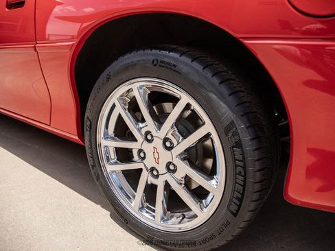 Used 2002 Chevrolet Camaro Z28 w/ SS Performance/Appearance Pkg RWD image 36