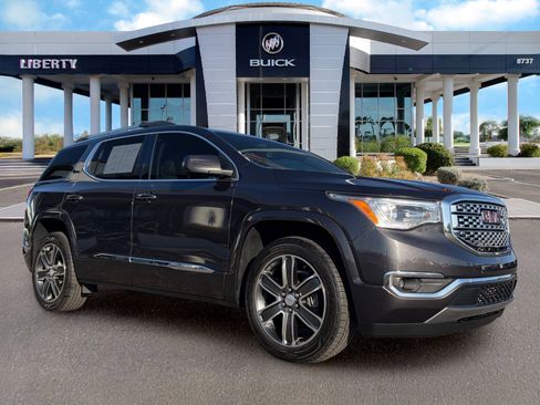Used 2019 GMC Acadia Denali w/ Technology Package FWD image 2