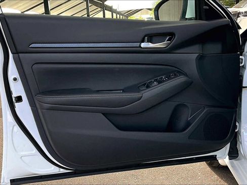 New 2025 Nissan Altima 2.5 SV w/ SV Special Edition Package image 13