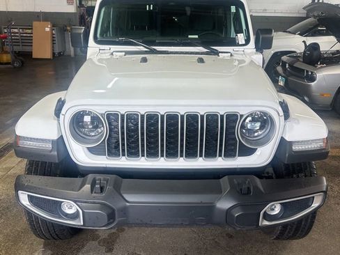 Used 2025 Jeep Wrangler Unlimited Sahara image 1