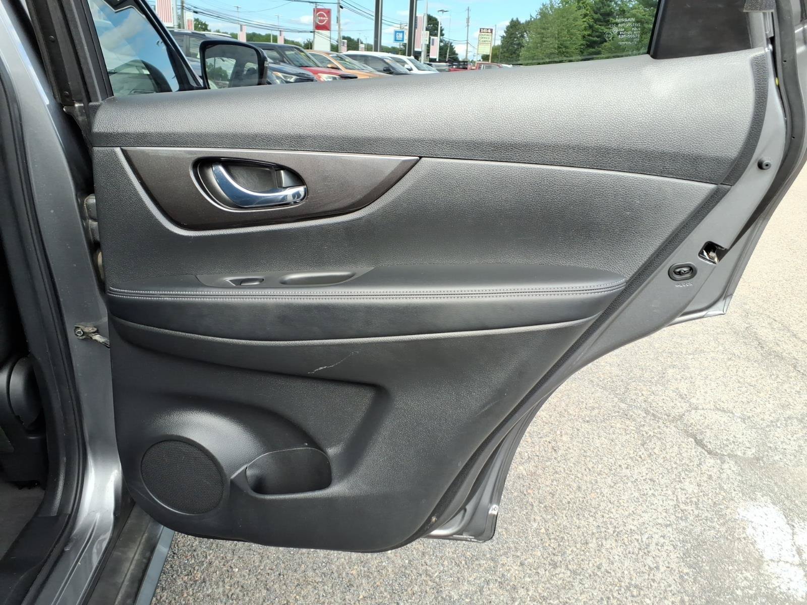 Used 2019 Nissan Rogue SV w/ Sun & Sound Touring Package AWD/4WD image 29